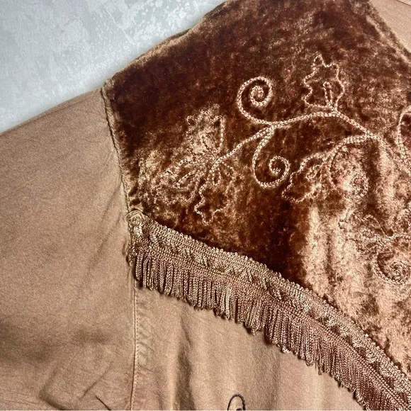 Just Cruising western embroidered shirt with fringe - Picture 4 of 8